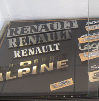 Marquage de monogrammes et logos automobiles